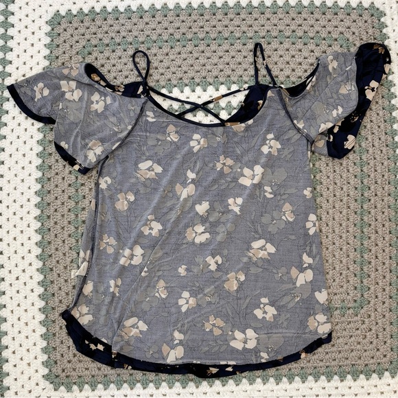 Kaileigh Navy Off Shoulder Floral Top, Women Sz S, Back Criss Cross Design - Picture 10 of 11